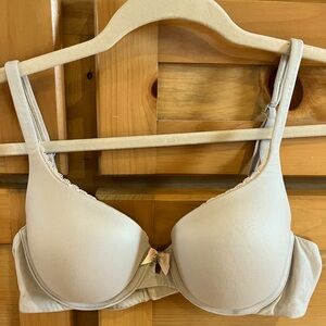 Victoria’s Secret Body By Victoria Lined Perfect Coverage Grey 34C Bra